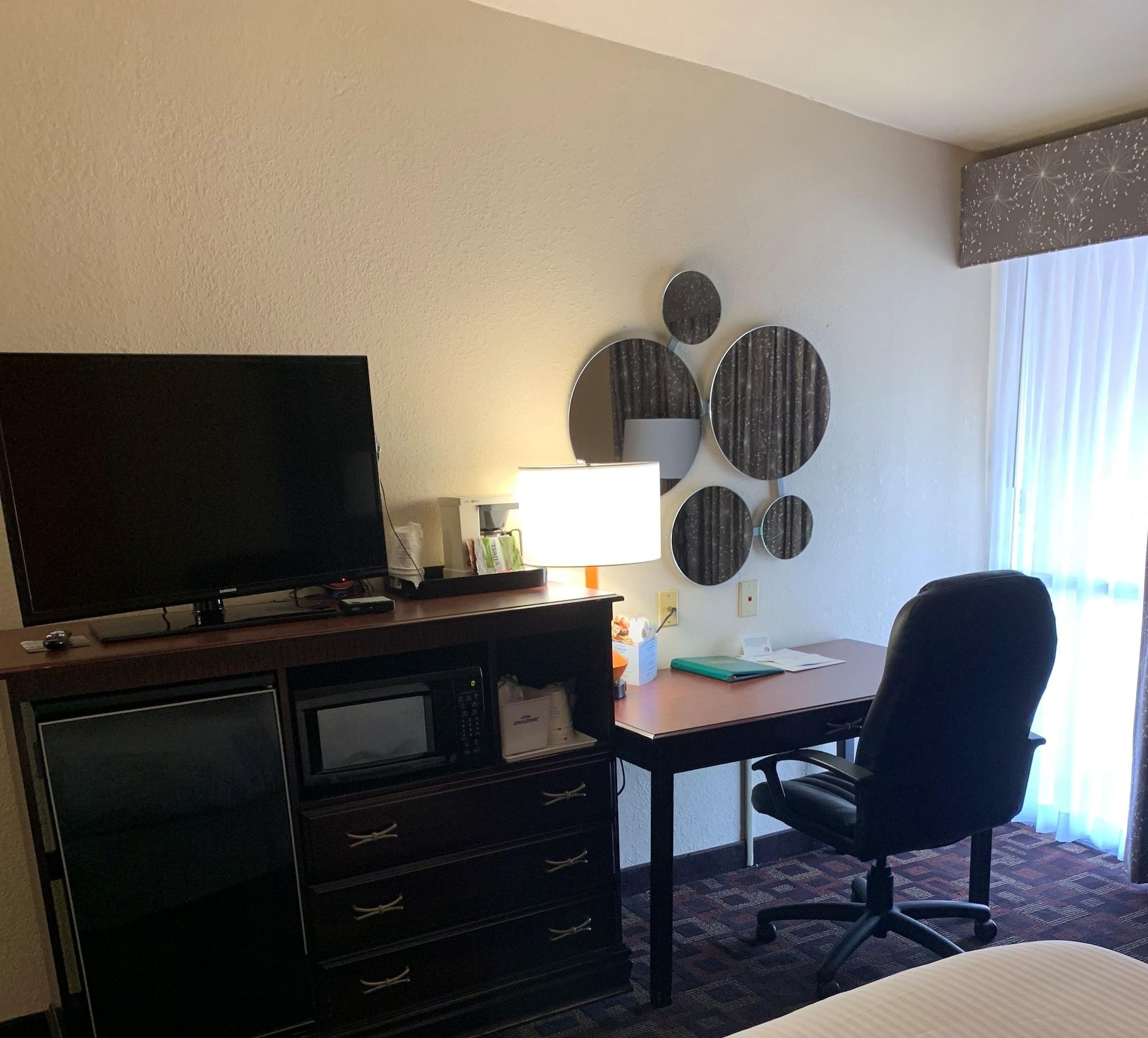 Howard Johnson By Wyndham Oklahoma City Okc Airport, Fairgrounds, I40 Esterno foto