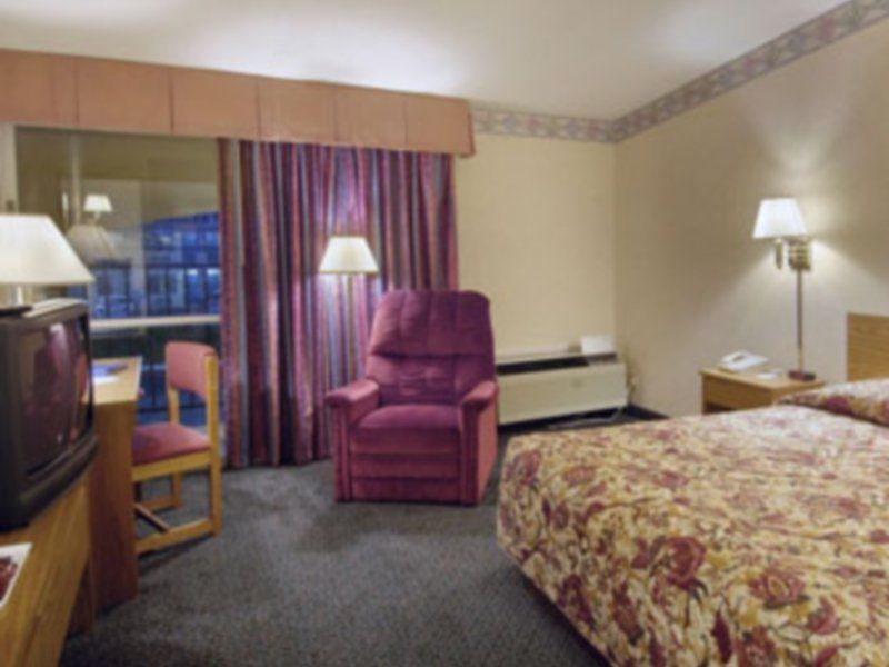Howard Johnson By Wyndham Oklahoma City Okc Airport, Fairgrounds, I40 Esterno foto
